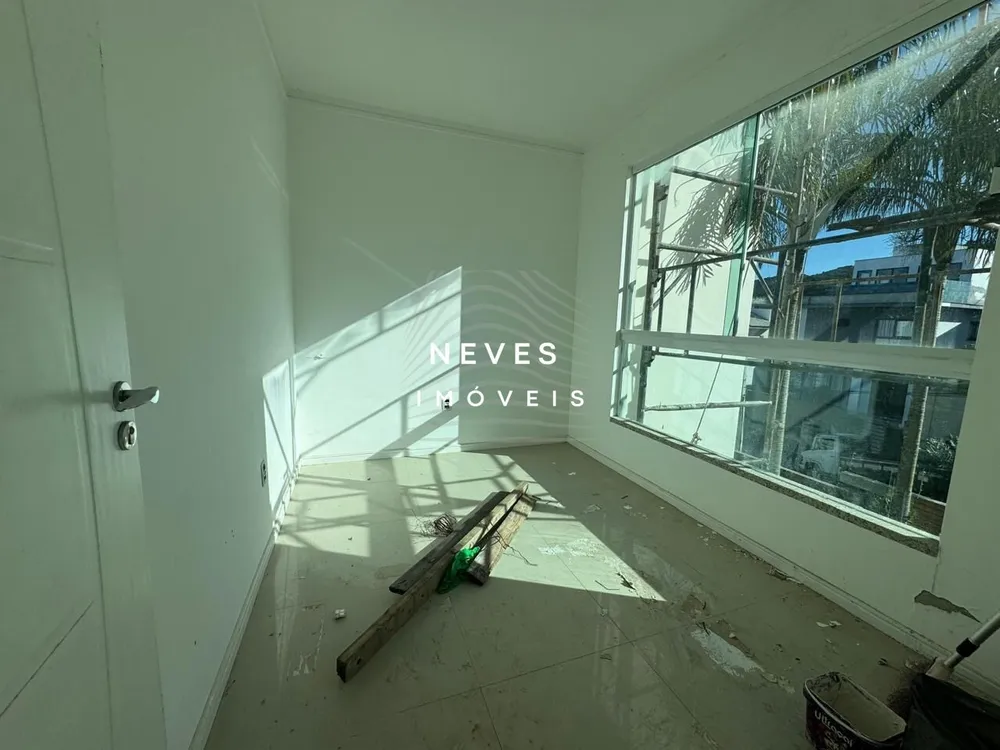Casa, 4 quartos, 220 m² - Foto 1