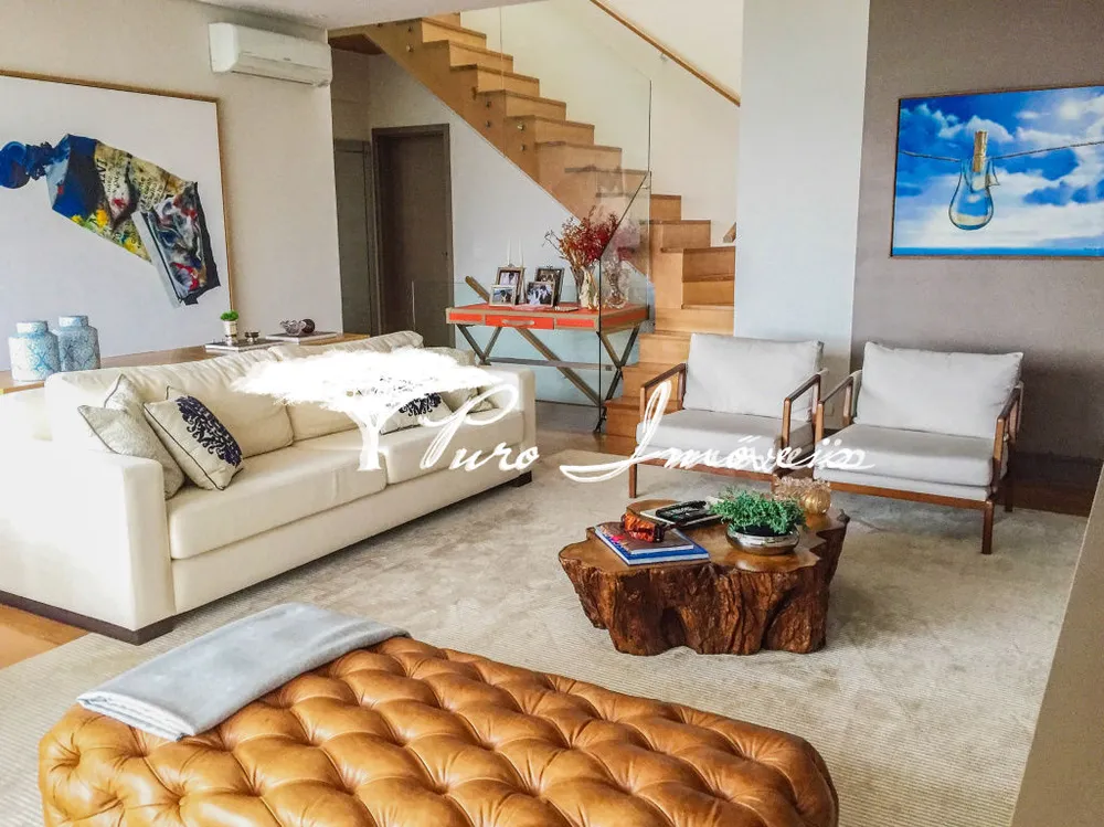 Apartamento, 3 quartos, 240 m² - Foto 1