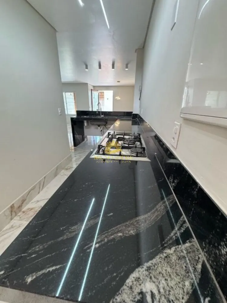 Casa, 4 quartos, 225 m² - Foto 9
