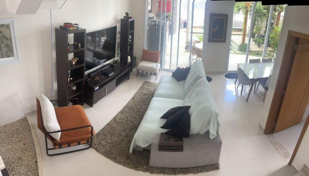 Sobrado à venda com 3 quartos, 243m² - Foto 1