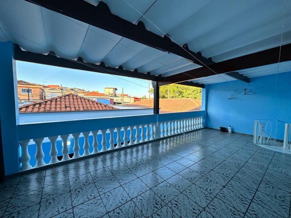 Casa à venda com 3 quartos, 220m² - Foto 1