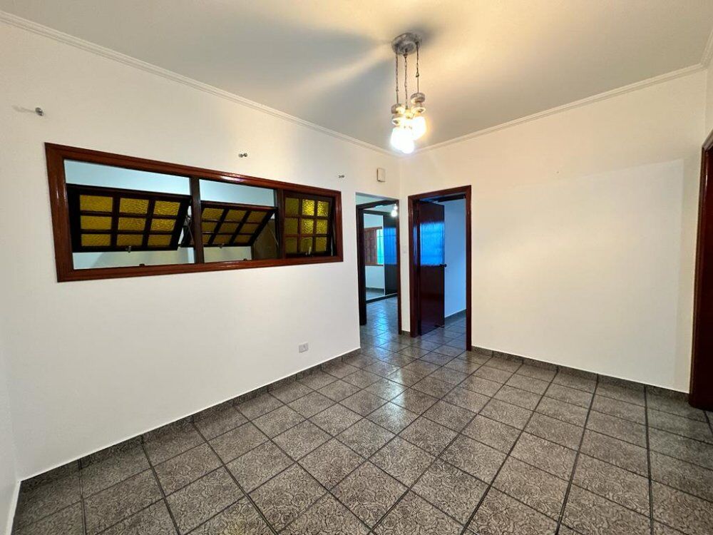 Casa à venda com 3 quartos, 220m² - Foto 5