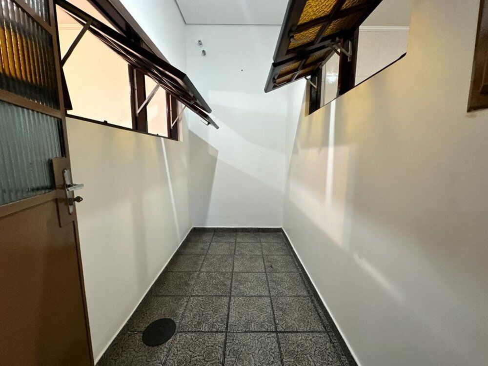 Casa à venda com 3 quartos, 220m² - Foto 10