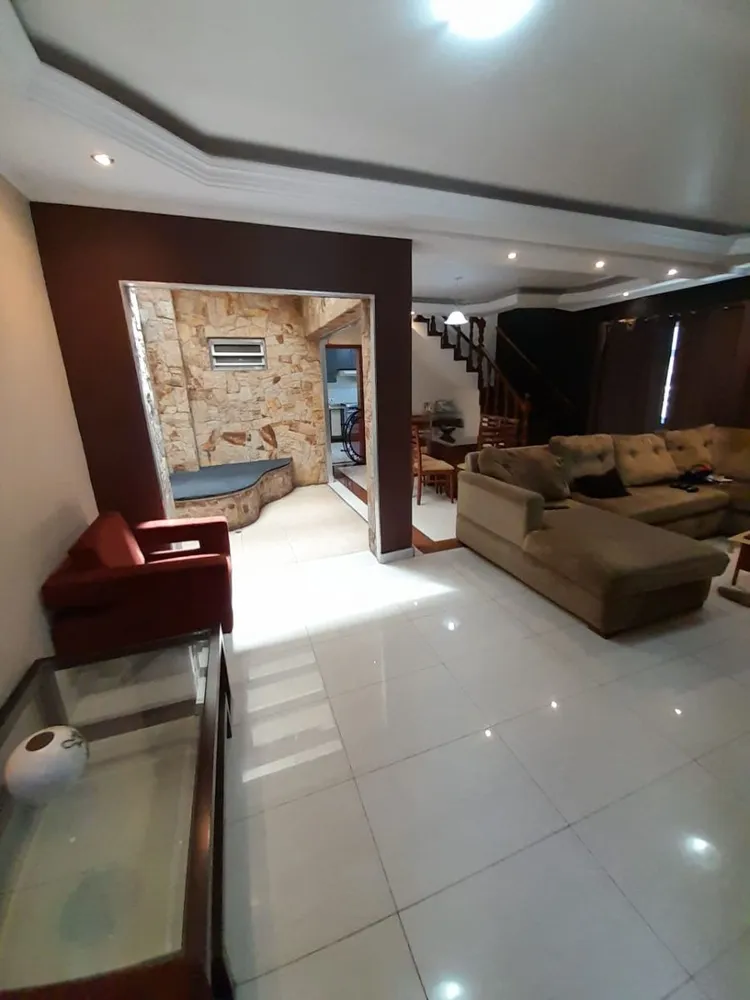 Sobrado, 3 quartos, 262 m² - Foto 1