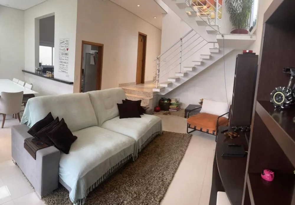 Sobrado, 3 quartos, 243 m² - Foto 1