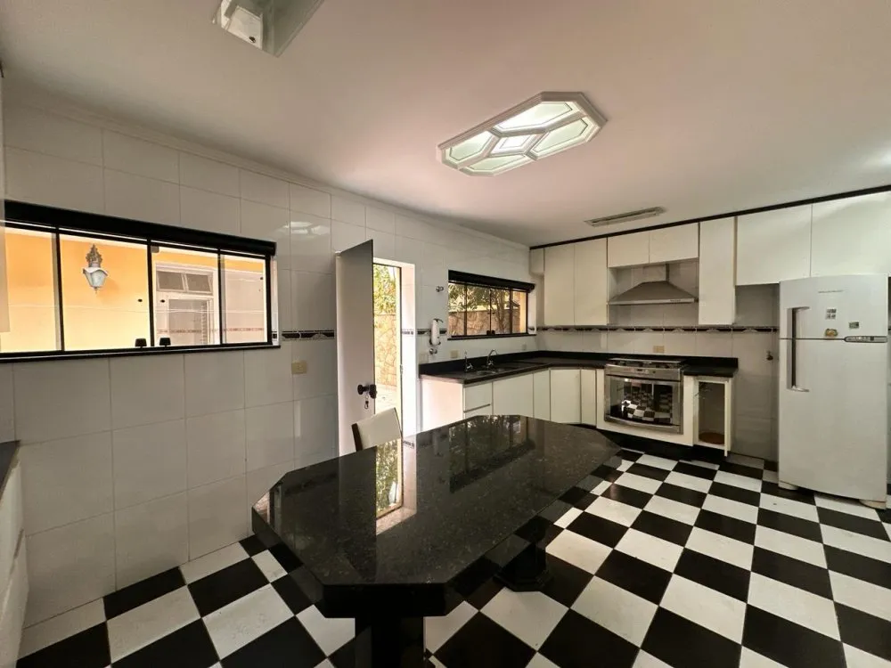 Casa, 3 quartos, 245 m² - Foto 9