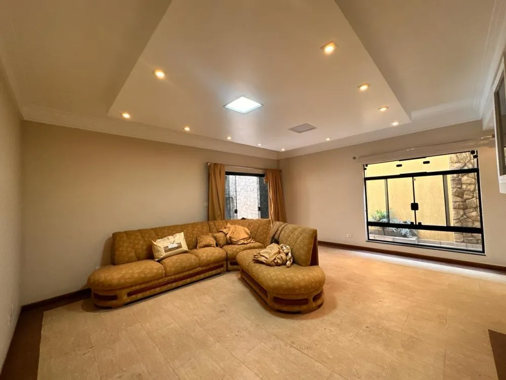Casa, 3 quartos, 245 m² - Foto 1