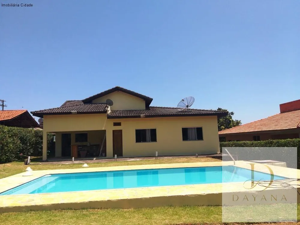 Chácara, 4 quartos, 912 m² - Foto 1