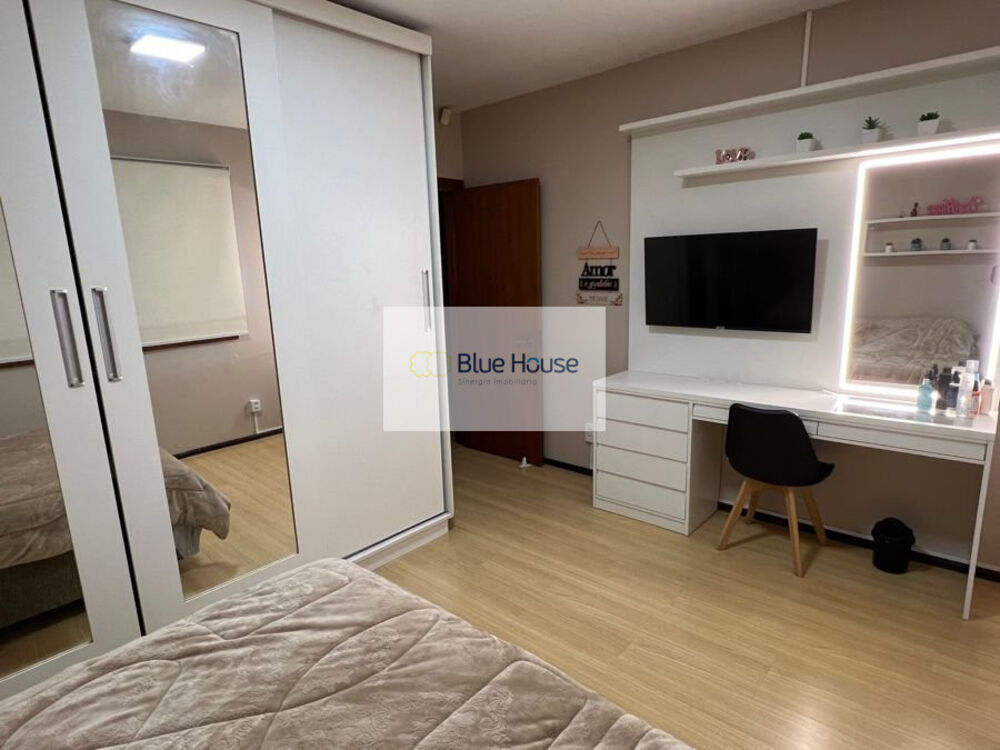 Casa à venda com 3 quartos, 300m² - Foto 4