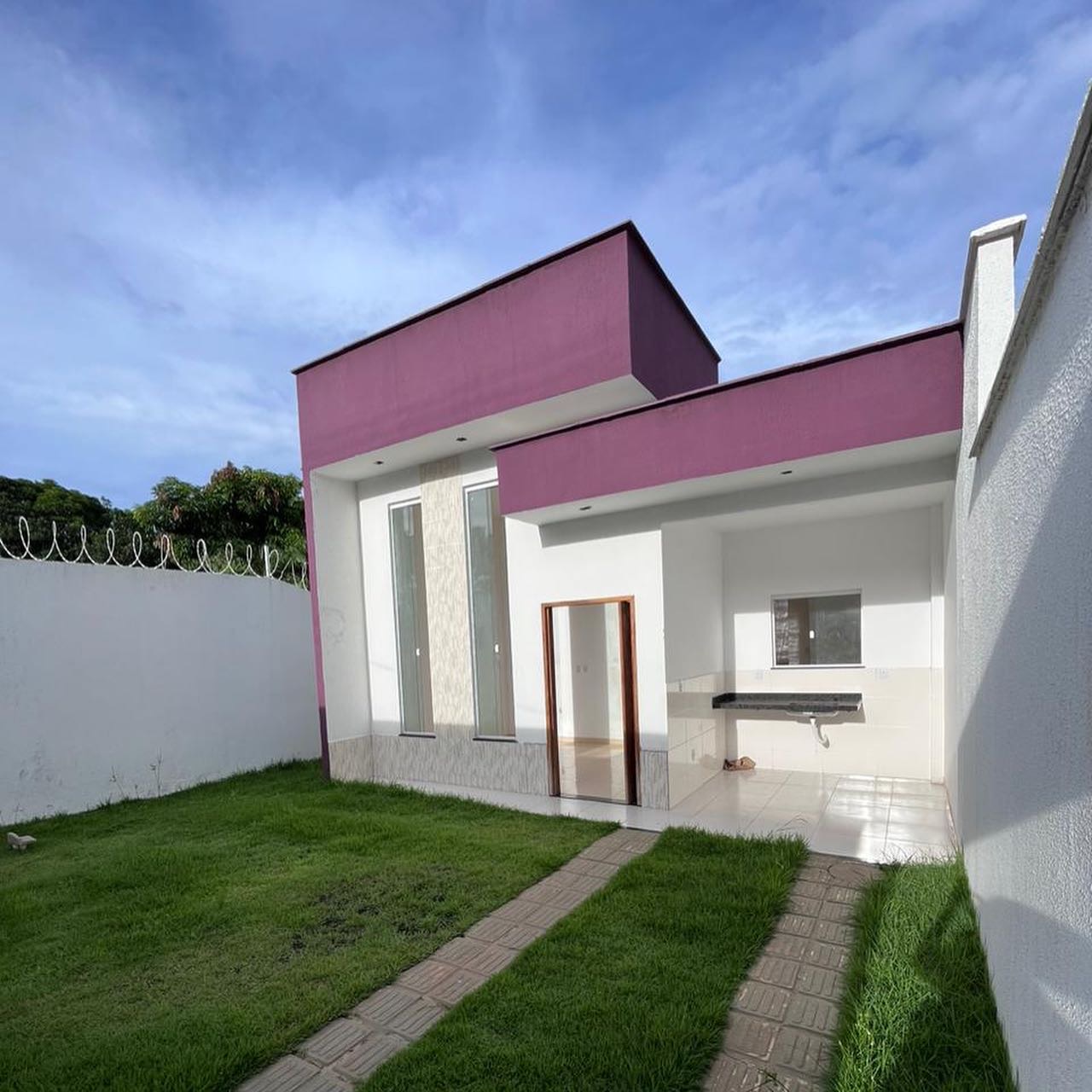 Casa à venda com 3 quartos, 120m² - Foto 1