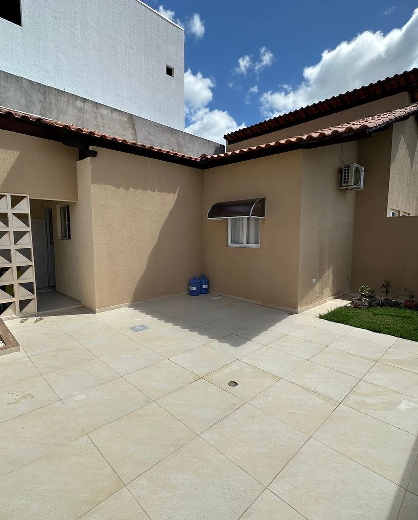 Casa à venda com 3 quartos, 150m² - Foto 2