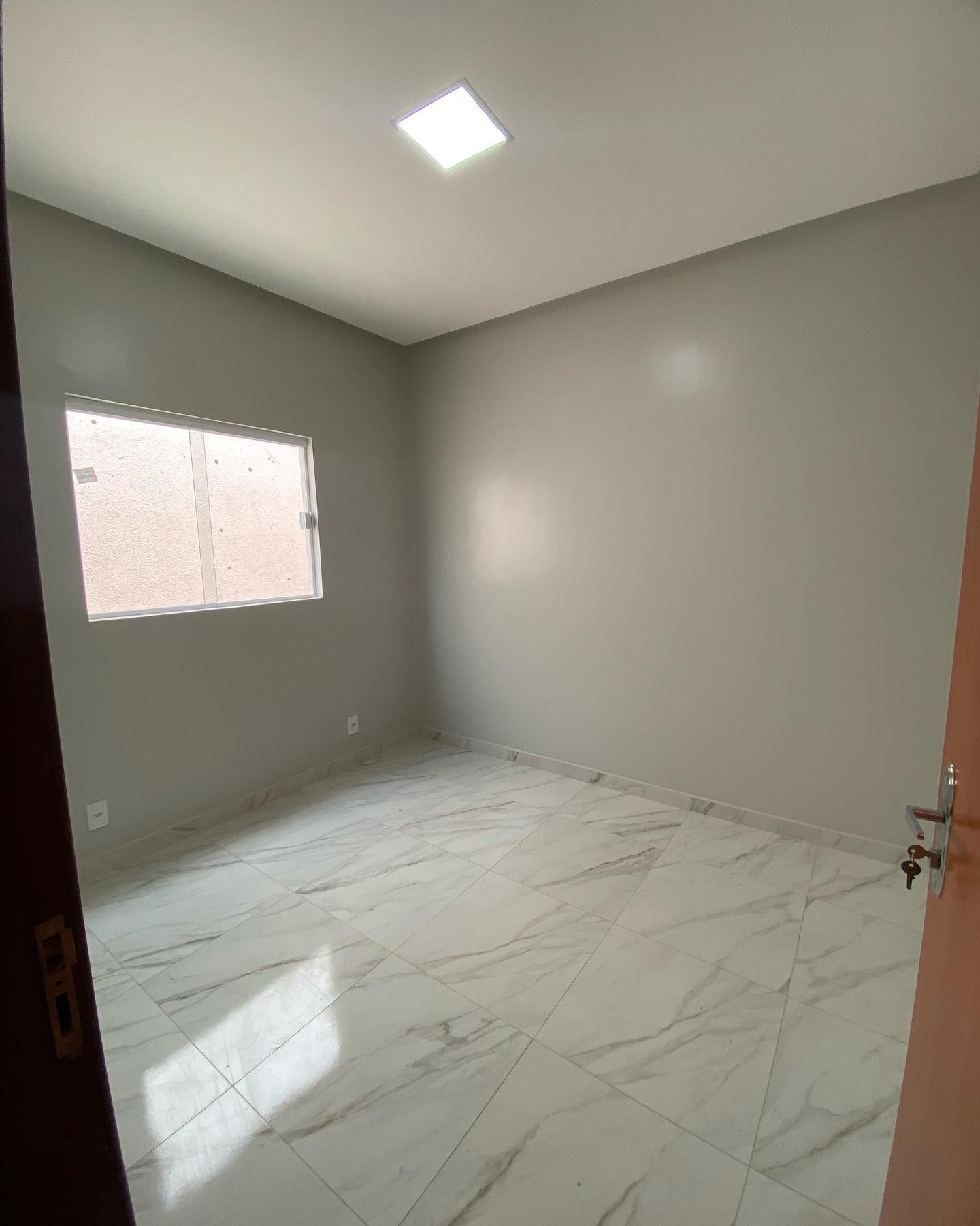 Casa à venda com 3 quartos, 100m² - Foto 3