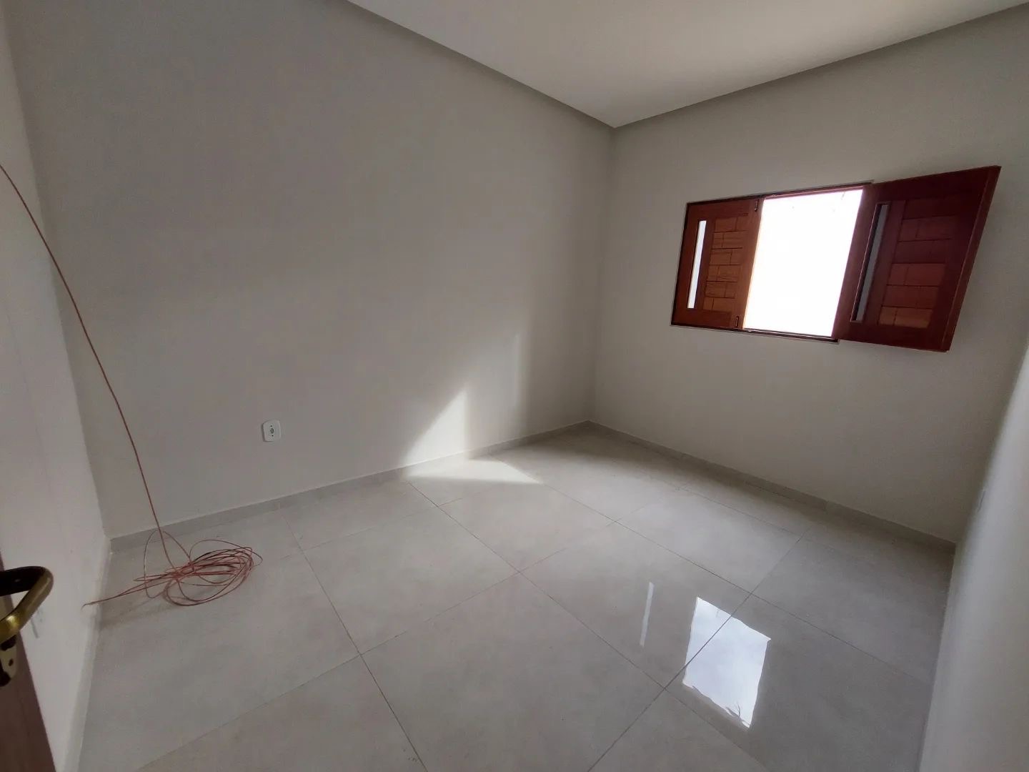 Casa à venda com 3 quartos, 100m² - Foto 3