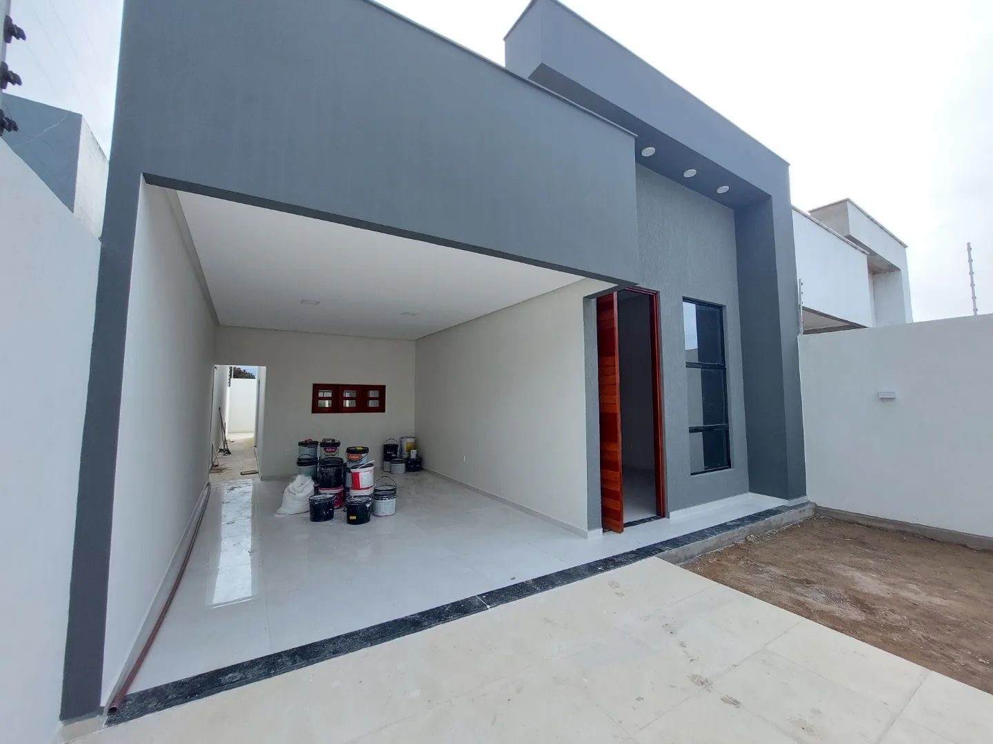 Casa à venda com 3 quartos, 100m² - Foto 1