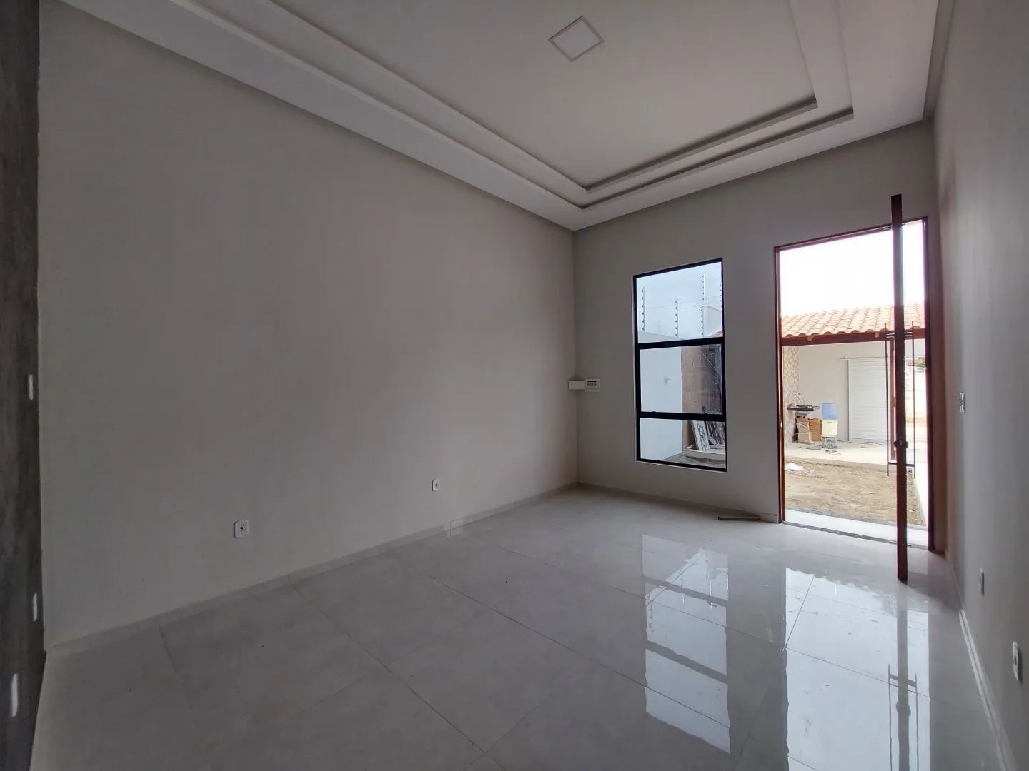 Casa à venda com 3 quartos, 100m² - Foto 2