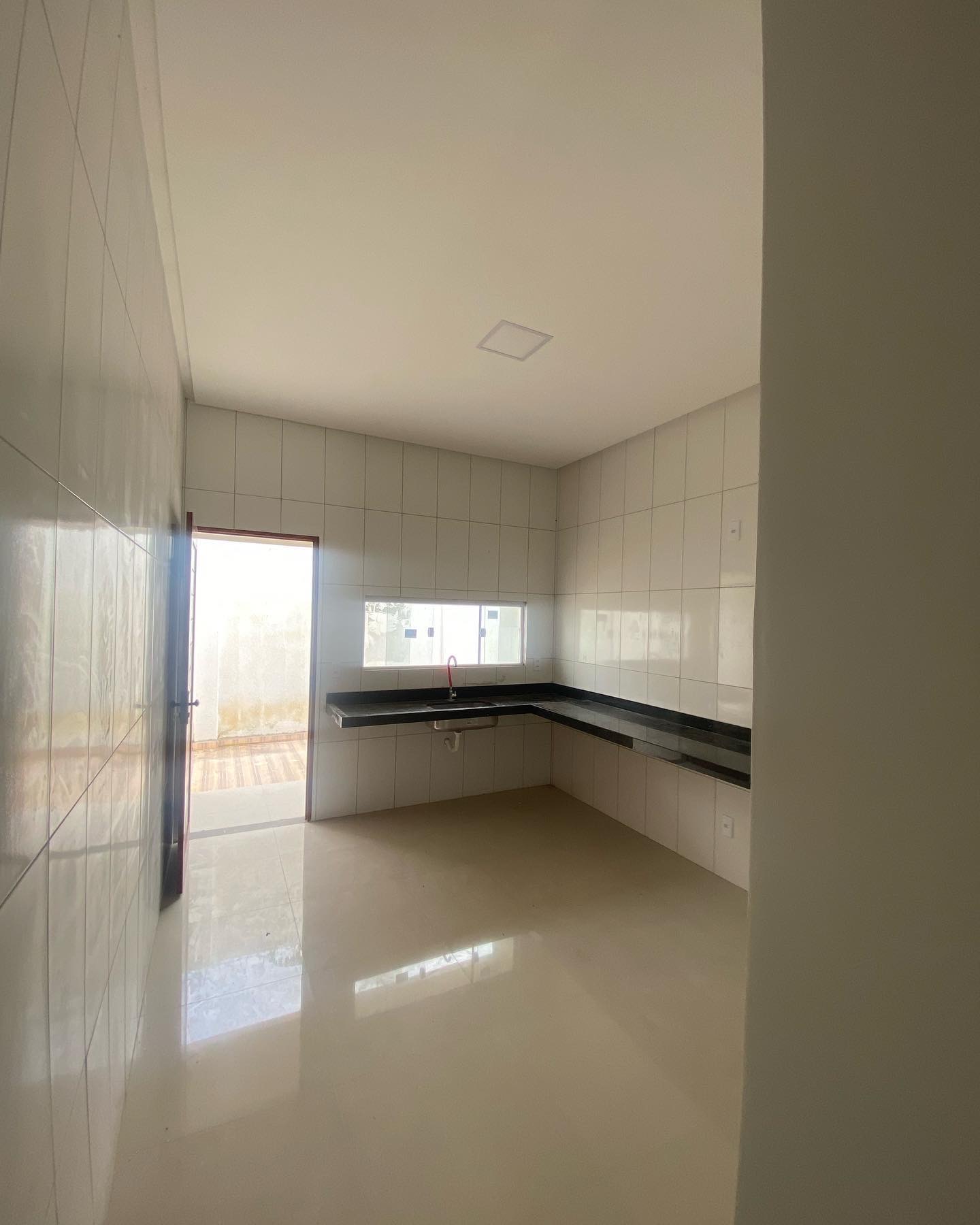 Casa à venda com 3 quartos, 100m² - Foto 7