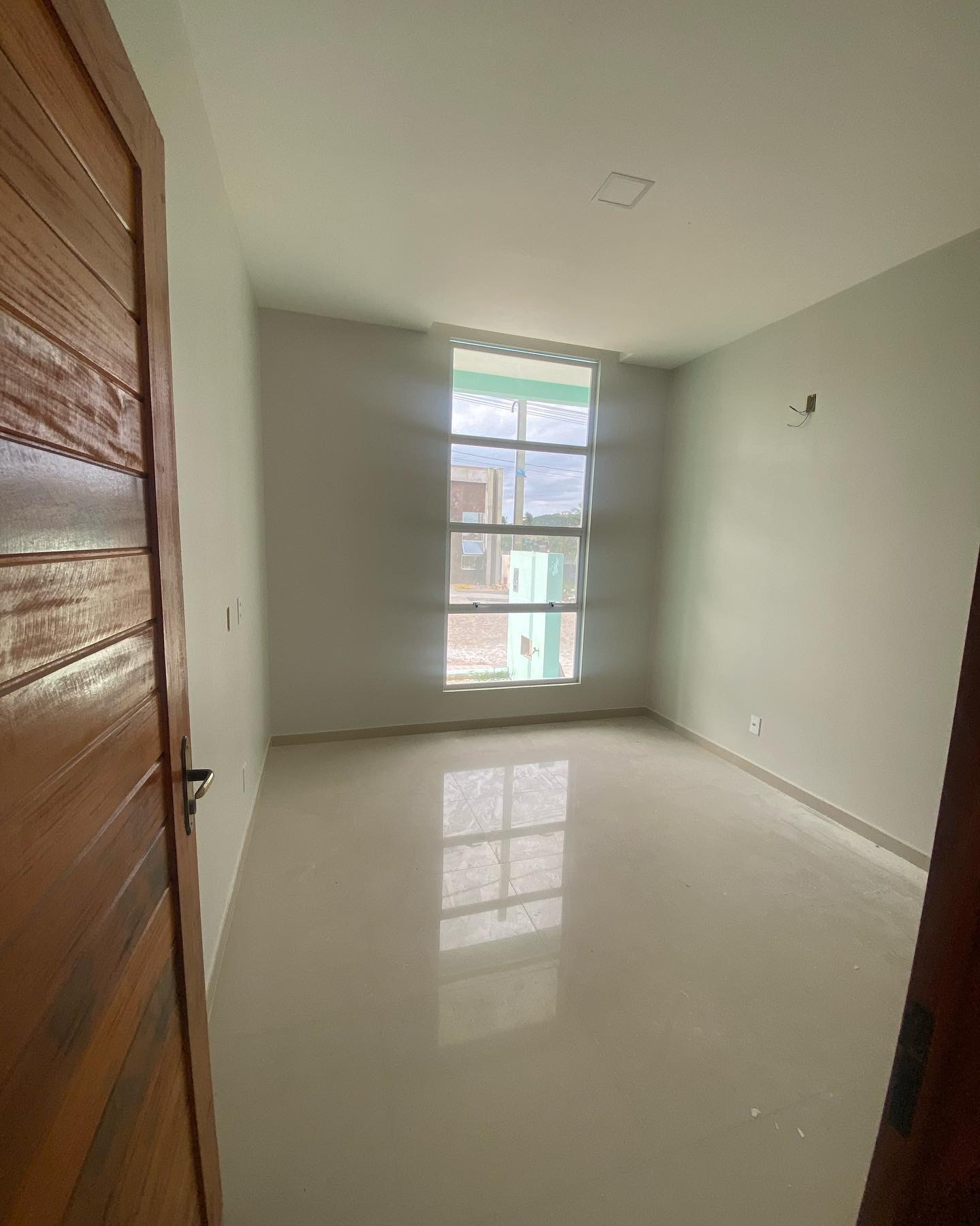 Casa à venda com 3 quartos, 100m² - Foto 4