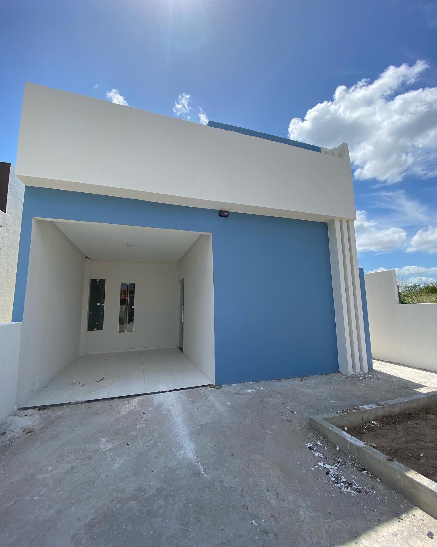 Casa à venda com 3 quartos, 100m² - Foto 1