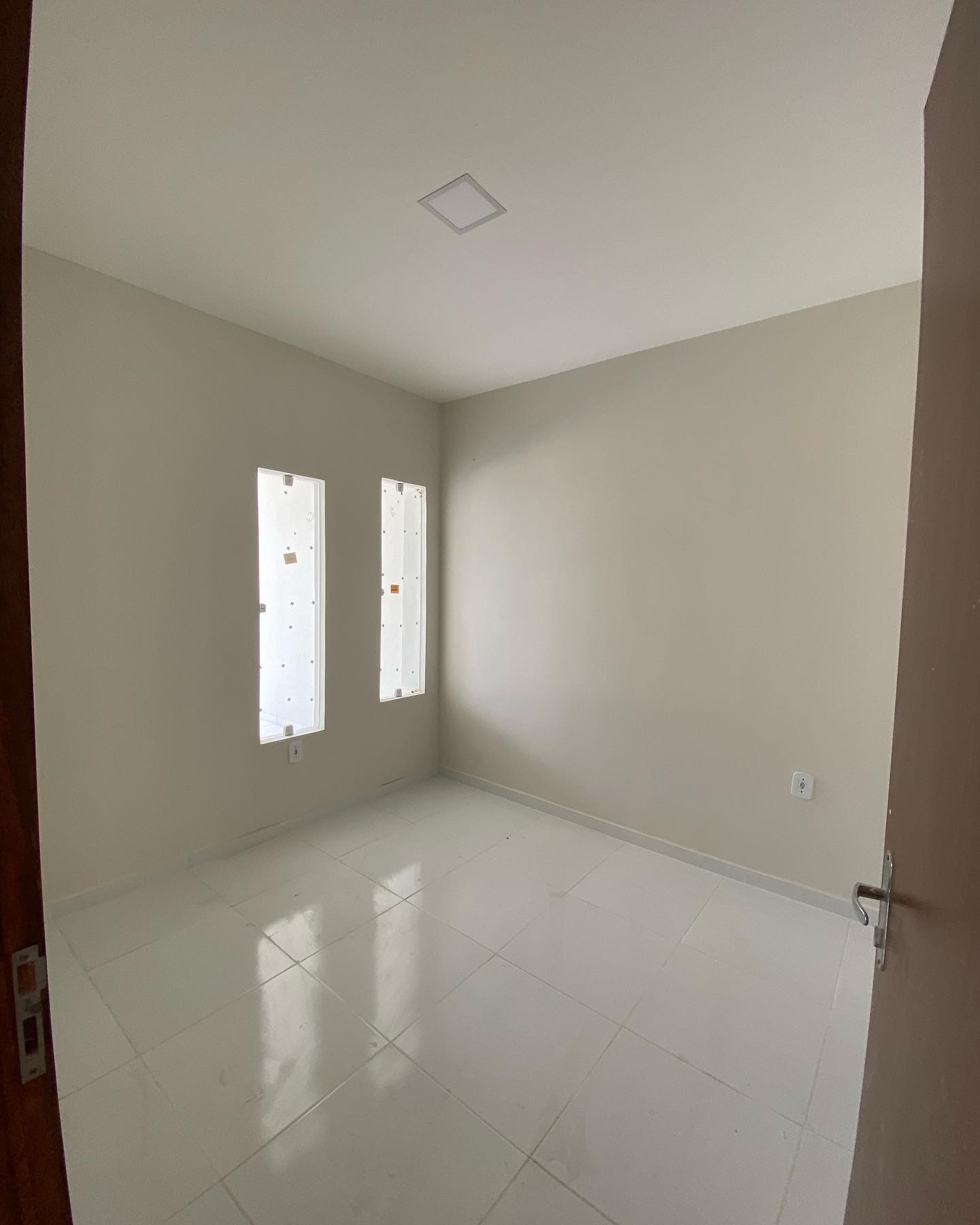 Casa à venda com 3 quartos, 100m² - Foto 4