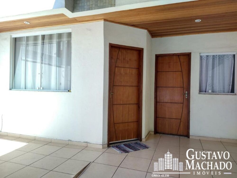 Casa à venda com 2 quartos, 60m² - Foto 2