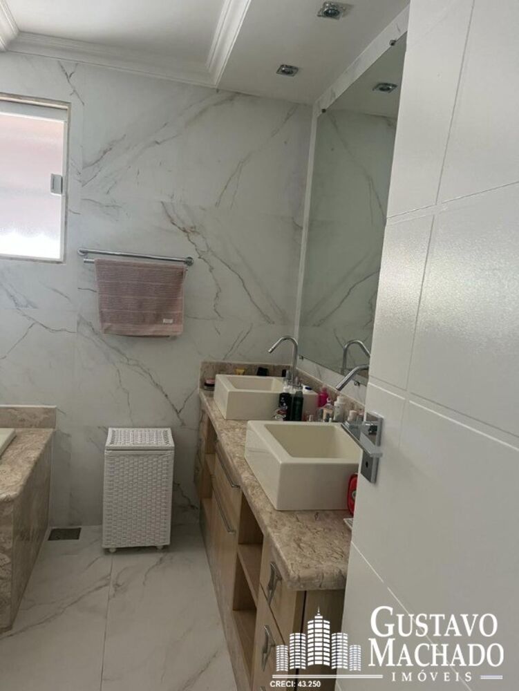 Casa à venda com 3 quartos, 196m² - Foto 4
