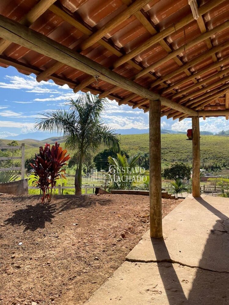 Casa à venda com 2 quartos, 800m² - Foto 2