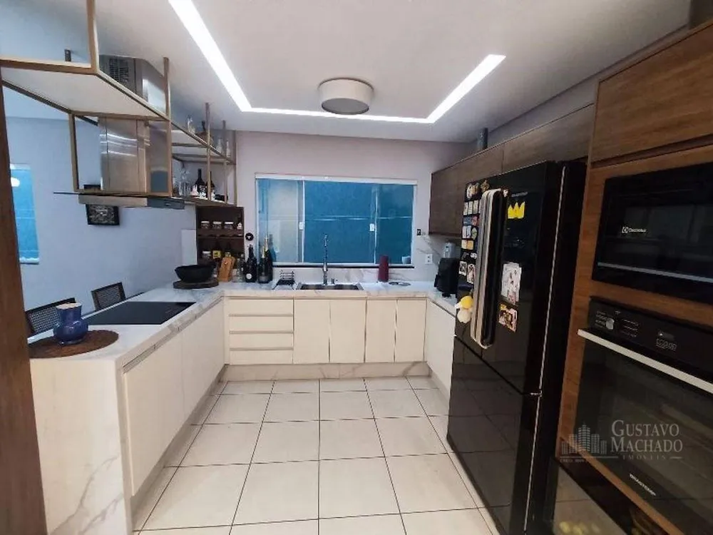 Casa, 4 quartos, 250 m² - Foto 13