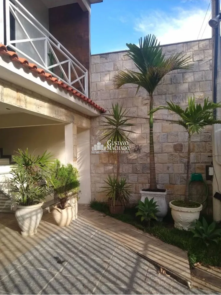 Casa, 3 quartos, 348 m² - Foto 1