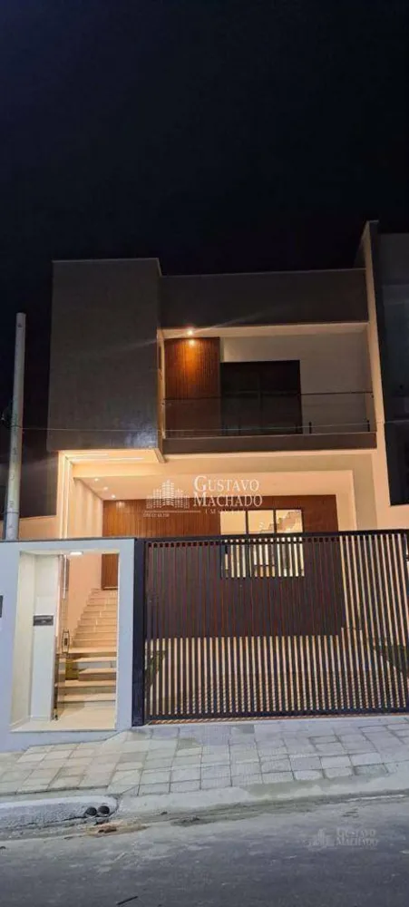 Casa, 3 quartos, 215 m² - Foto 1