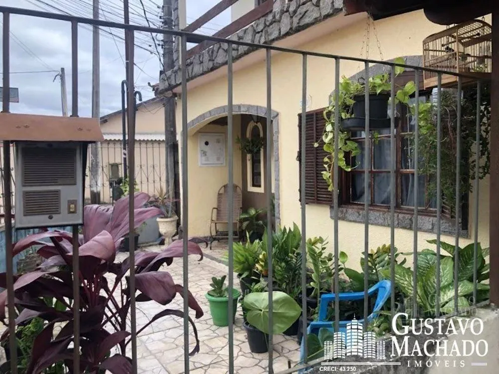 Casa, 6 quartos, 200 m² - Foto 1