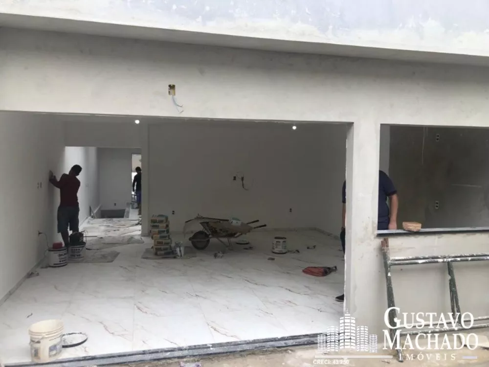 Casa à venda com 3 quartos, 220m² - Foto 2