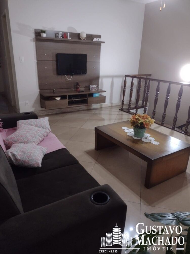 Casa à venda com 5 quartos, 312m² - Foto 2