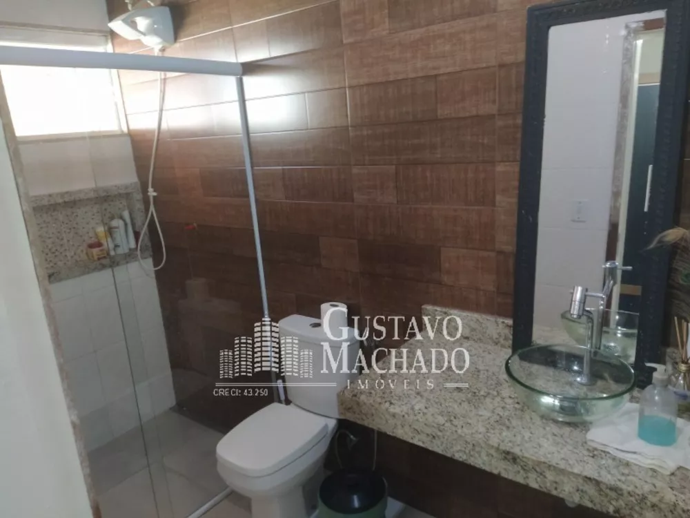 Casa à venda com 4 quartos, 180m² - Foto 2