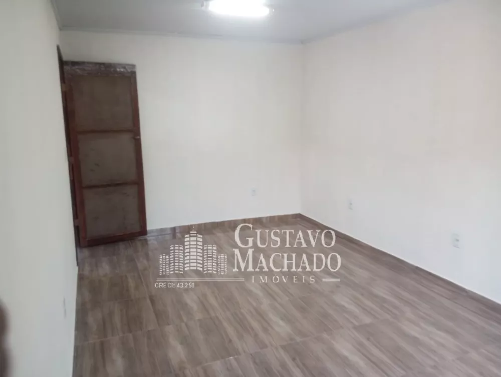 Casa à venda com 4 quartos, 180m² - Foto 1