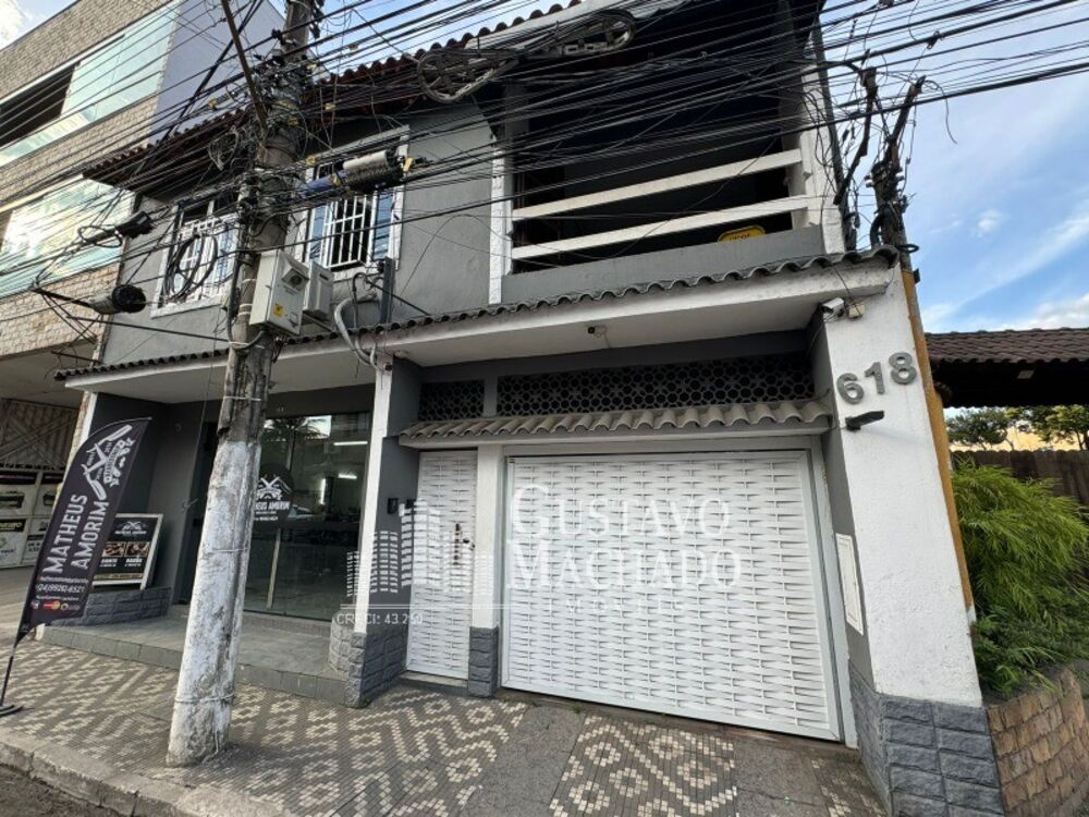 Casa à venda com 5 quartos, 265m² - Foto 2