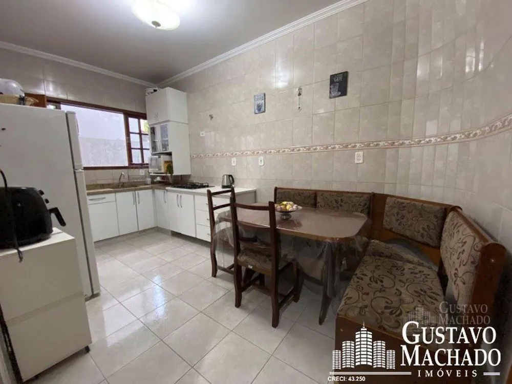 Casa, 3 quartos, 270 m² - Foto 9