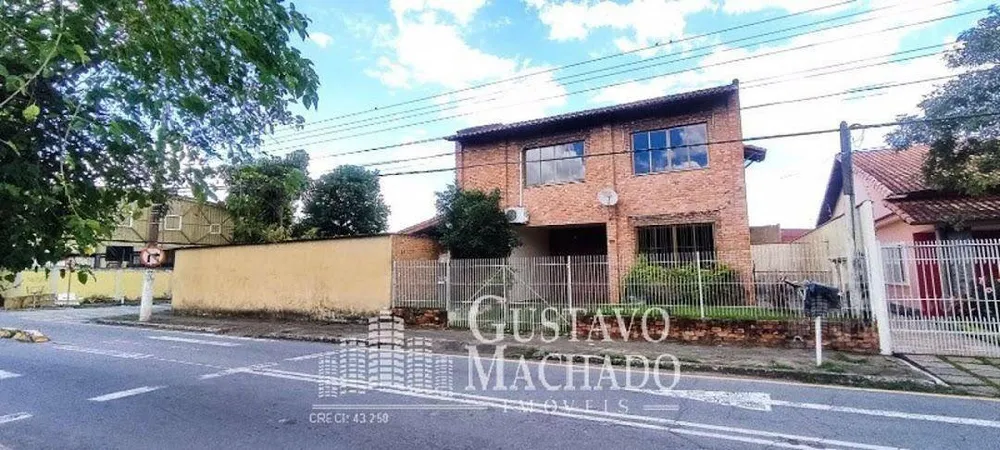 Casa, 3 quartos, 218 m² - Foto 1