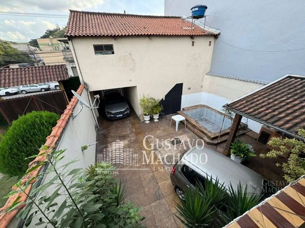 Casa, 5 quartos, 244 m² - Foto 1