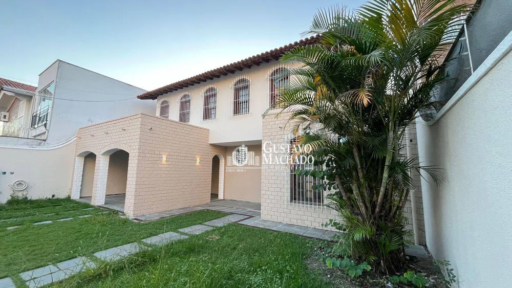 Casa, 4 quartos, 300 m² - Foto 1