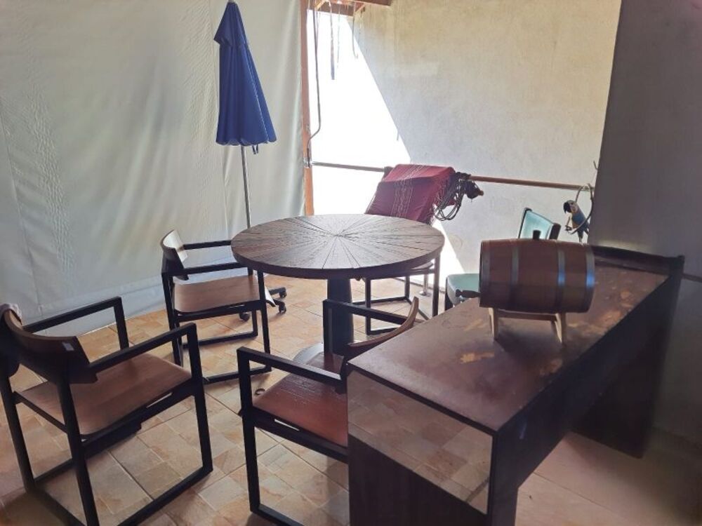 Casa à venda com 3 quartos, 190m² - Foto 1