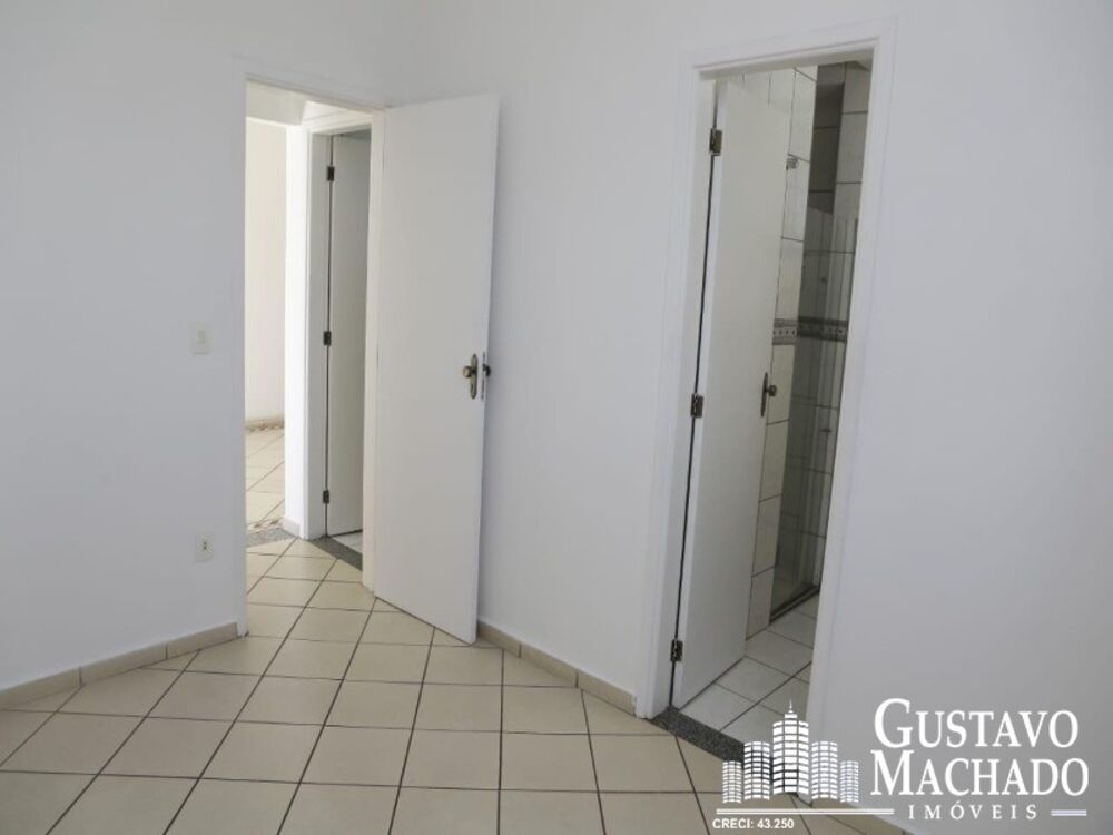 Apartamento à venda com 2 quartos, 70m² - Foto 1