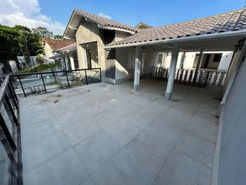 Casa à venda com 5 quartos - Foto 1