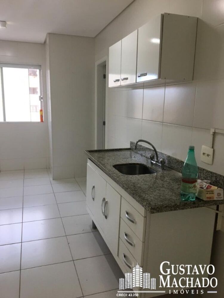 Apartamento à venda com 3 quartos, 118m² - Foto 2