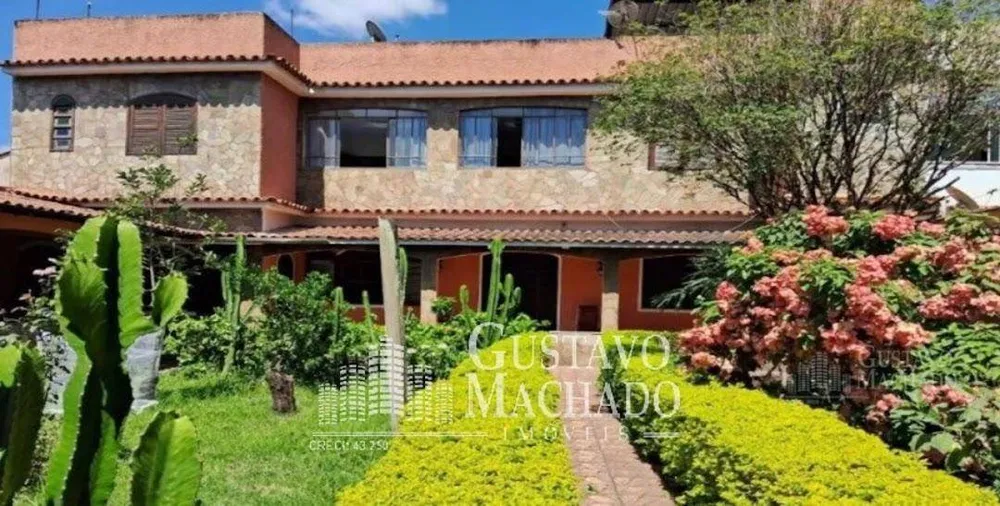 Casa, 4 quartos, 174 m² - Foto 1