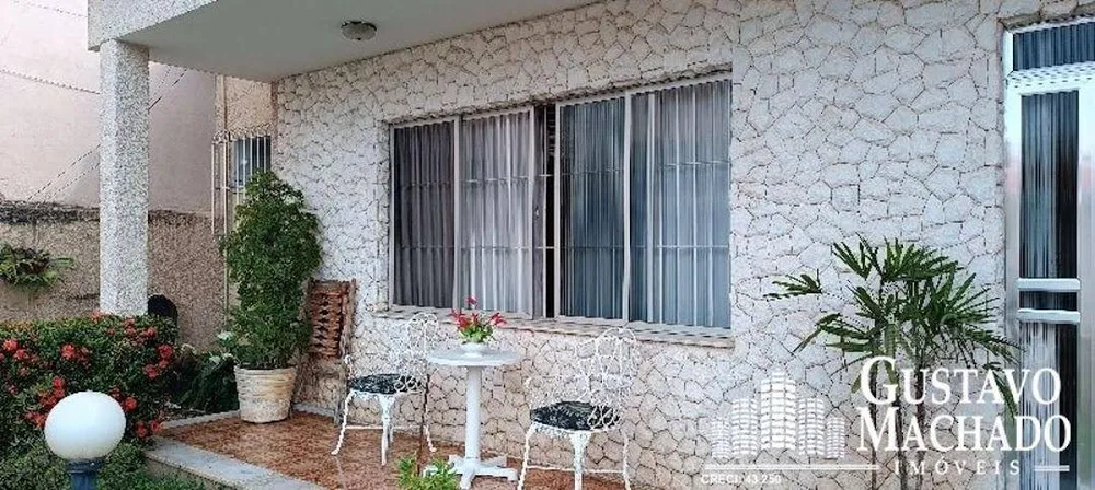 Casa, 3 quartos, 236 m² - Foto 1