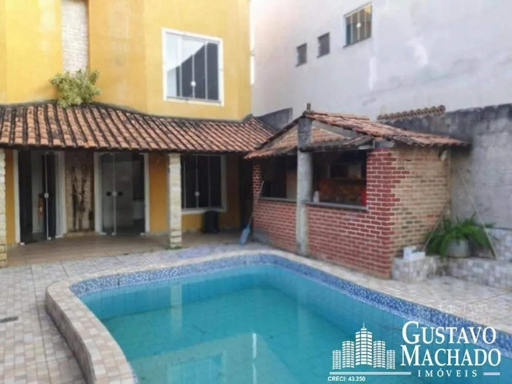 Casa, 3 quartos, 240 m² - Foto 1