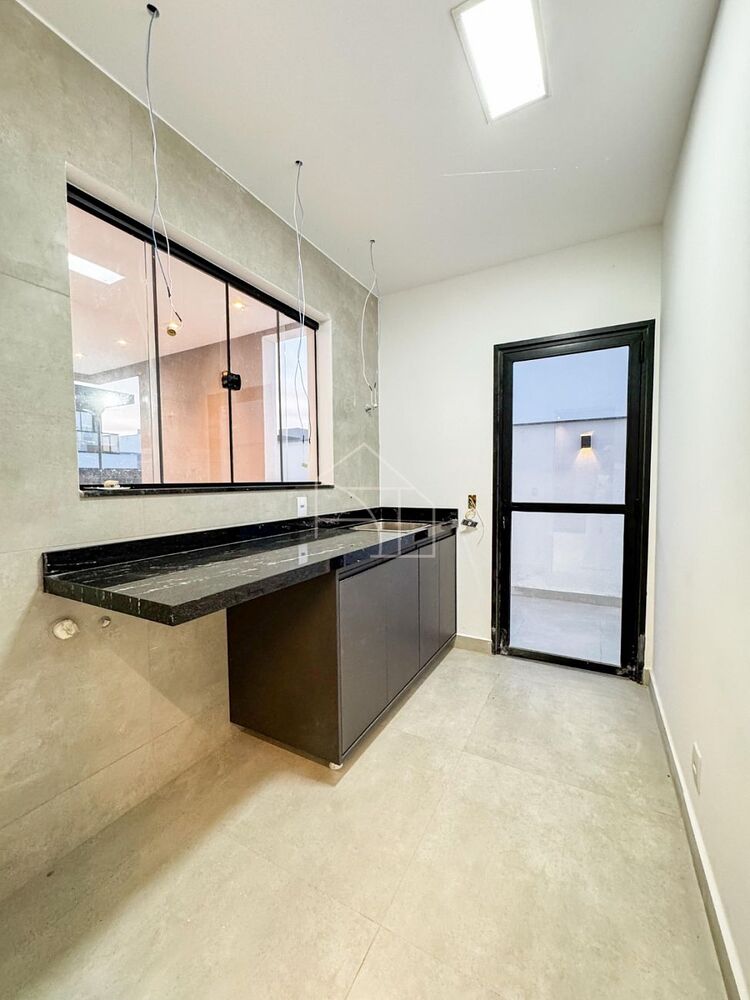 Casa de Condomínio à venda com 4 quartos, 299m² - Foto 8