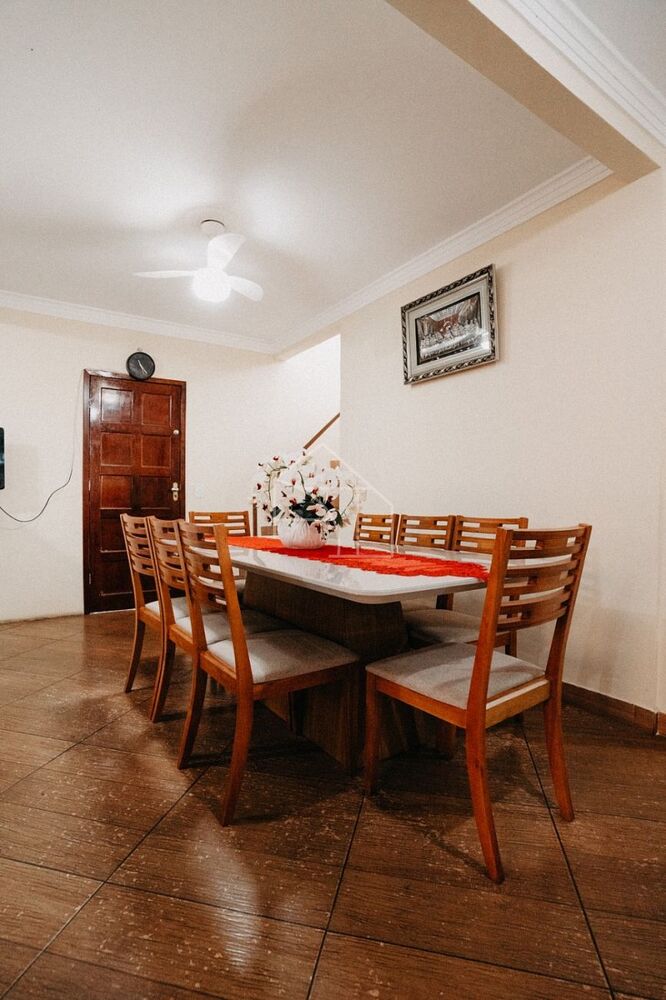Casa à venda com 5 quartos, 340m² - Foto 11