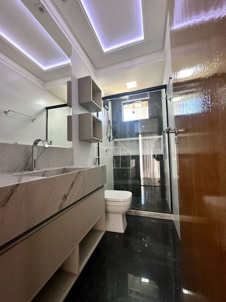 Casa de Condomínio à venda com 3 quartos, 265m² - Foto 2