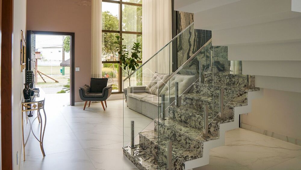 Casa de Condomínio à venda com 4 quartos, 279m² - Foto 2